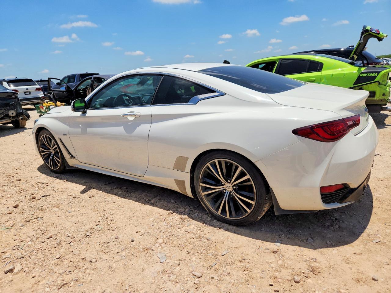 2018 Infiniti Q60 3.0T Luxe - Фото 2