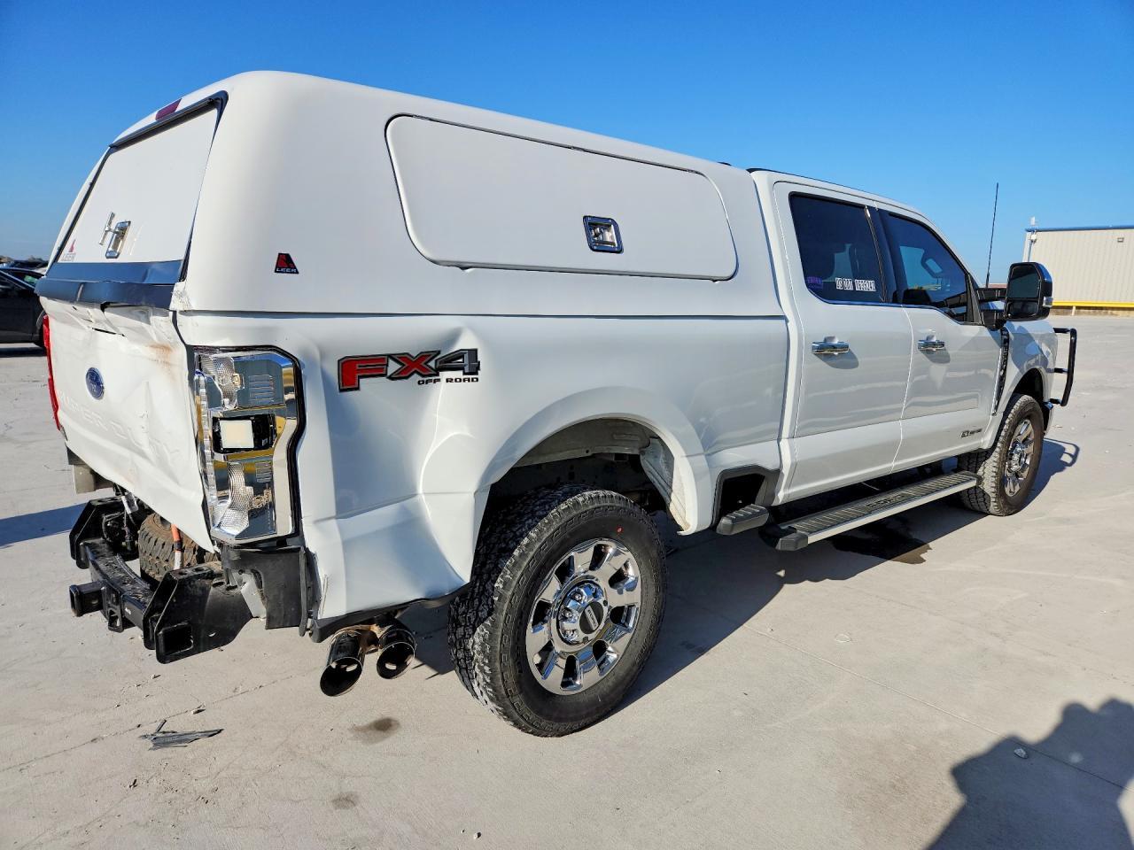 2025 Ford F250 Super Duty - Image 3