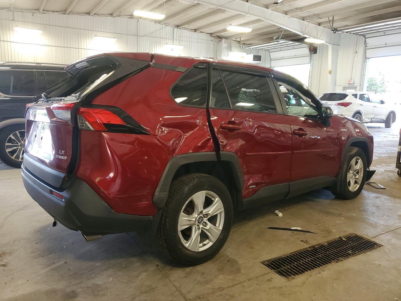 2019 Toyota Rav4 Le - Фото 3