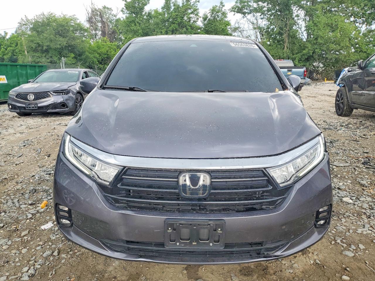 2023 Honda Odyssey Touring - Image 5