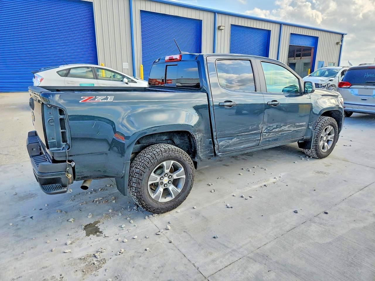 2018 Chevrolet Colorado Z71 - Image 3