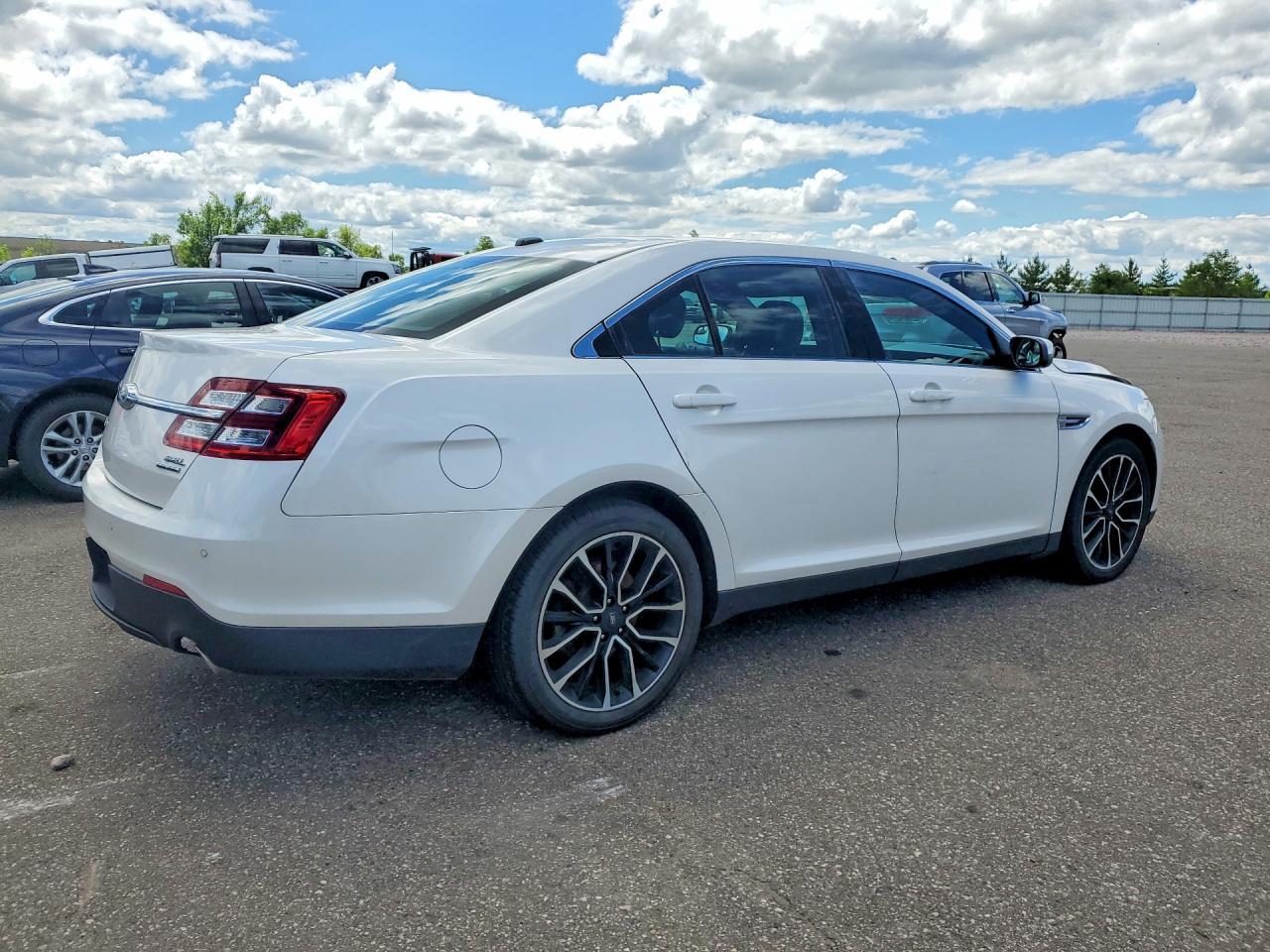 2017 Ford Taurus Sel - Image 3