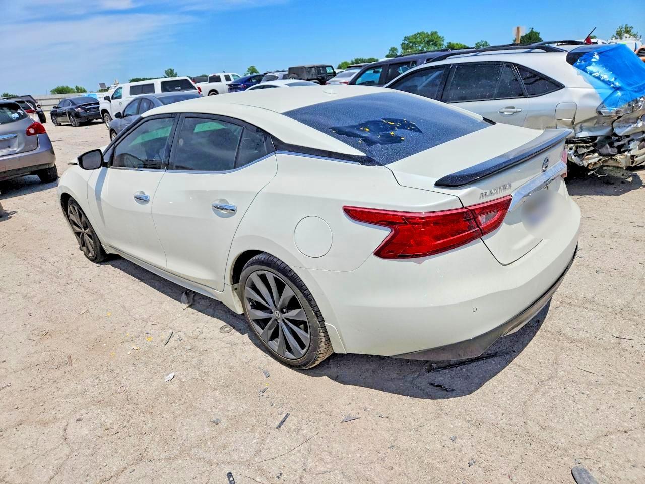 2017 Nissan Maxima 3.5 Sr - Image 2