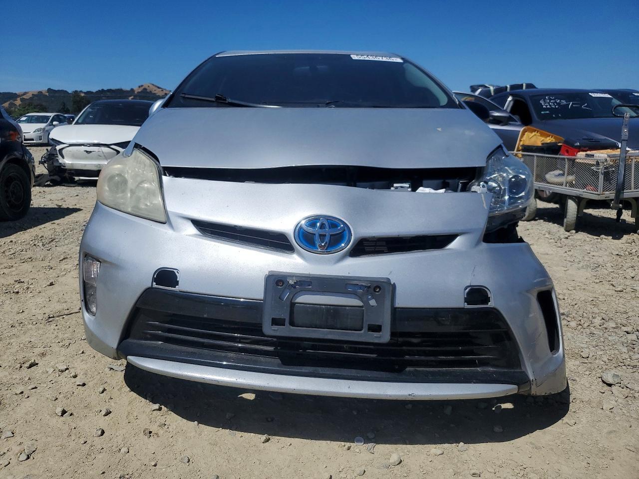 2012 Toyota Prius Three - Image 5