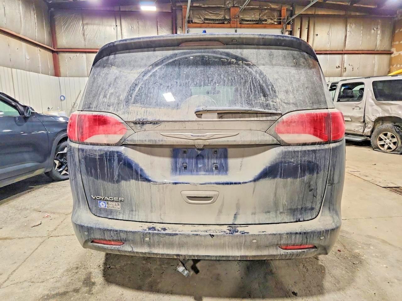 2020 Chrysler Voyager Lx - Фото 6