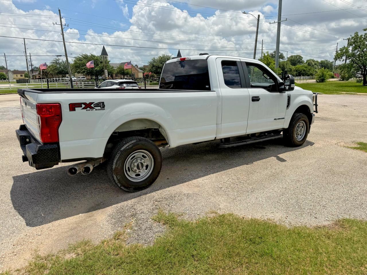 2022 Ford F250 Super Duty - Image 4