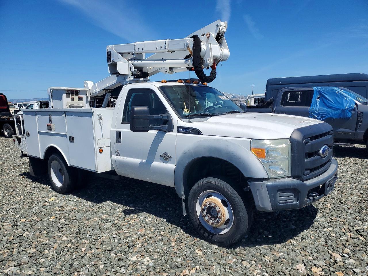2011 Ford F550 Super - Фото 4