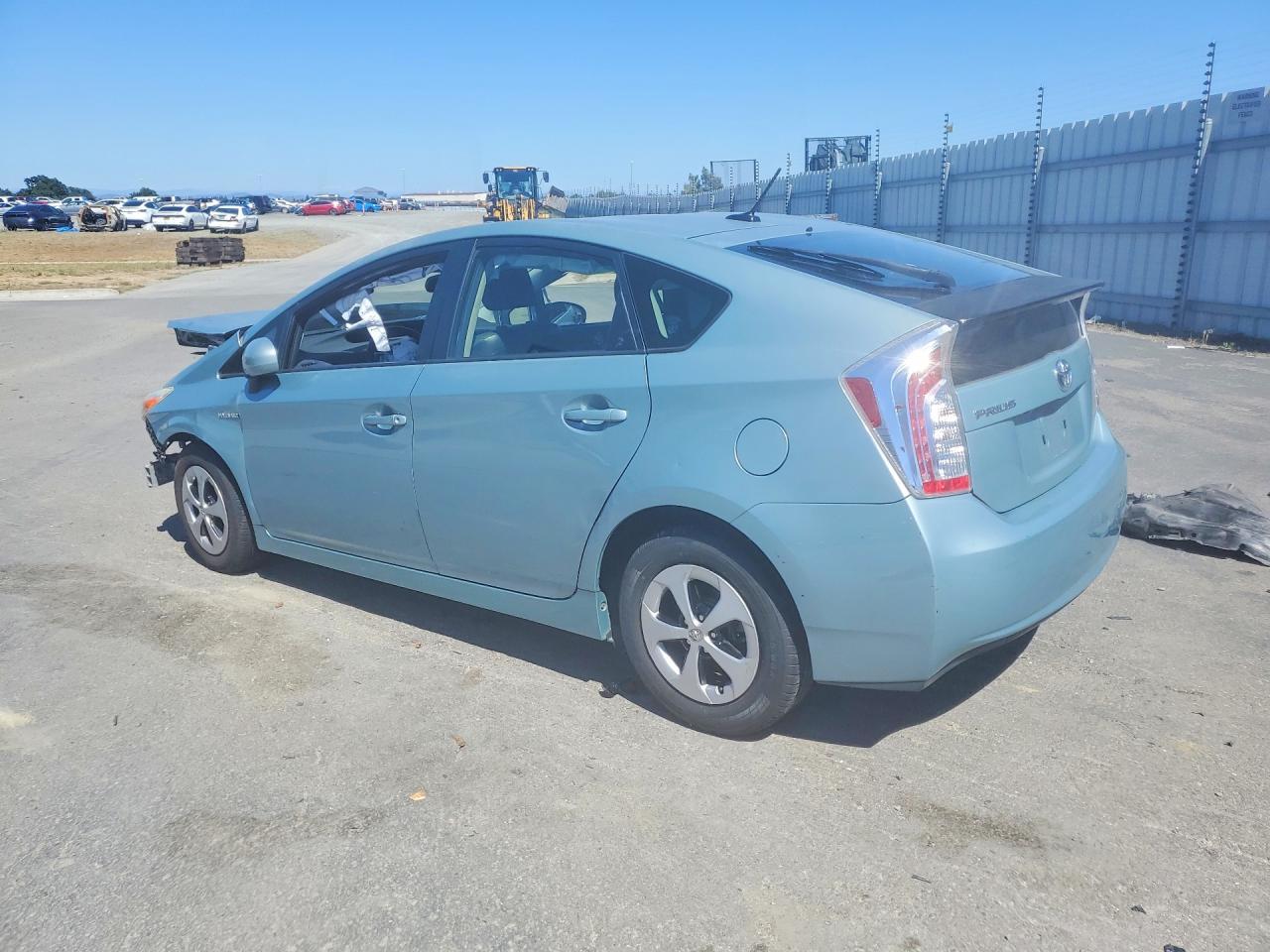 2013 Toyota Prius Four - Image 2