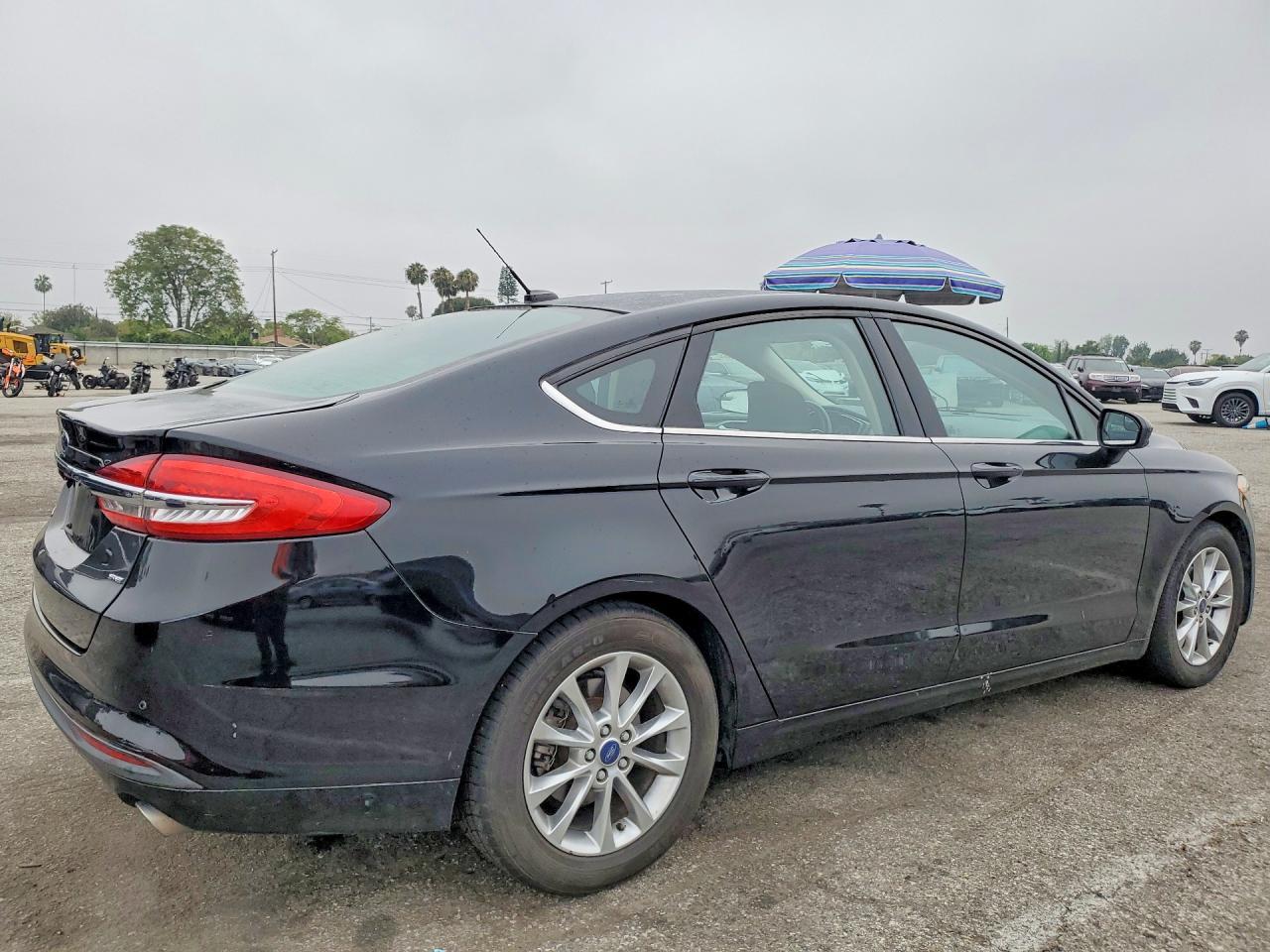 2017 Ford Fusion Se - Фото 3