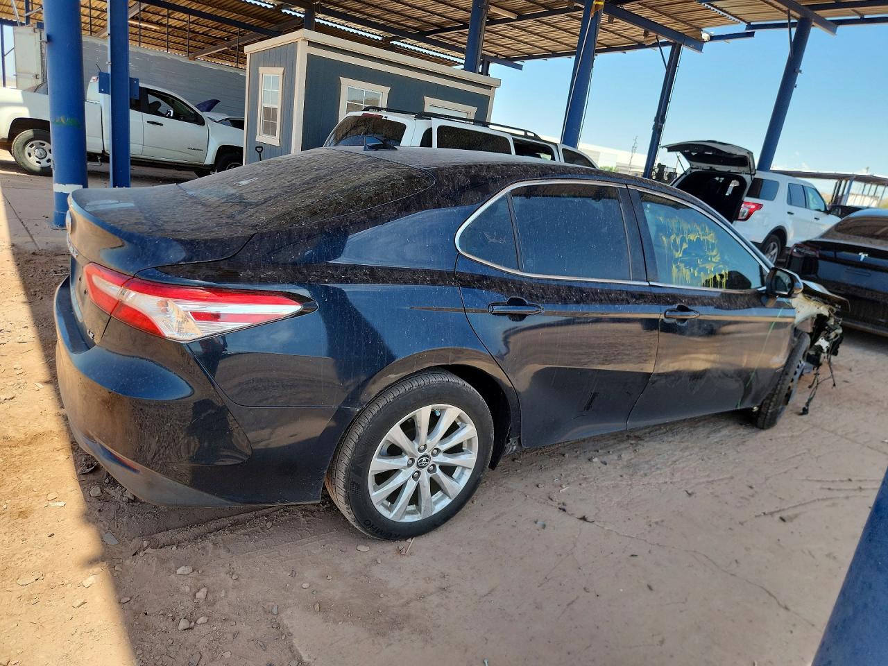 2019 Toyota Camry Le - Фото 3