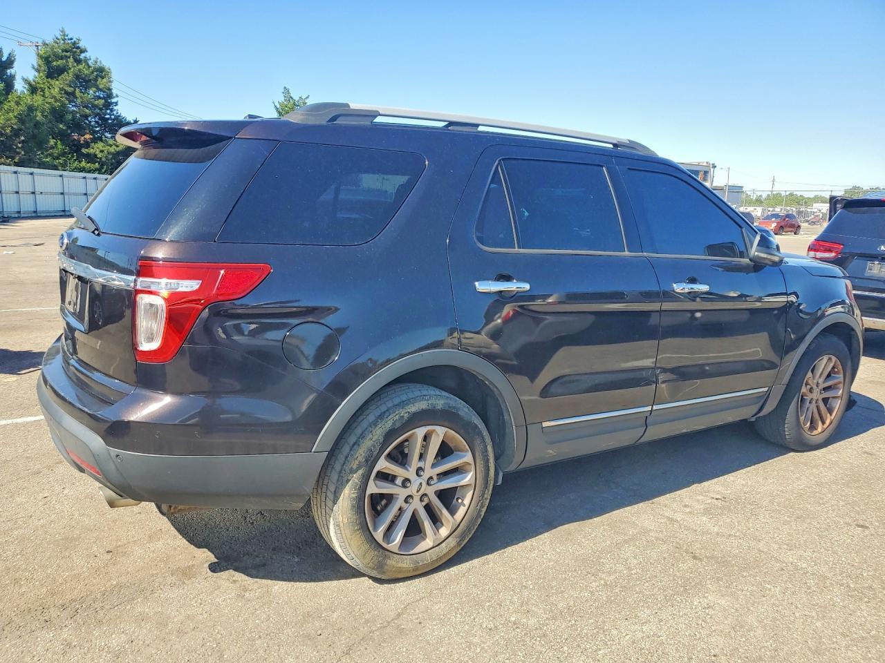 2013 Ford Explorer Xlt - Image 3