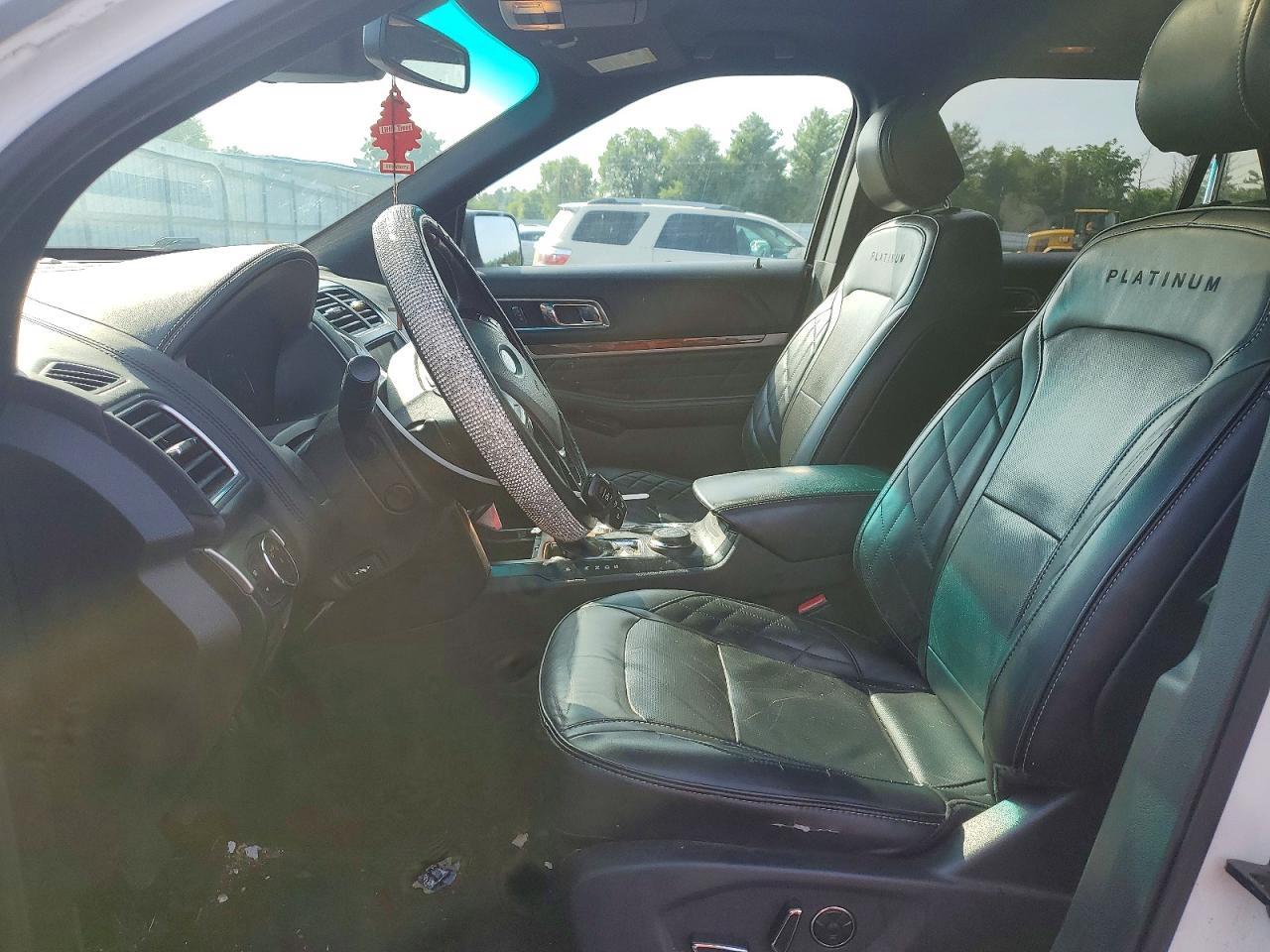 2016 Ford Explorer Platinum - Image 7