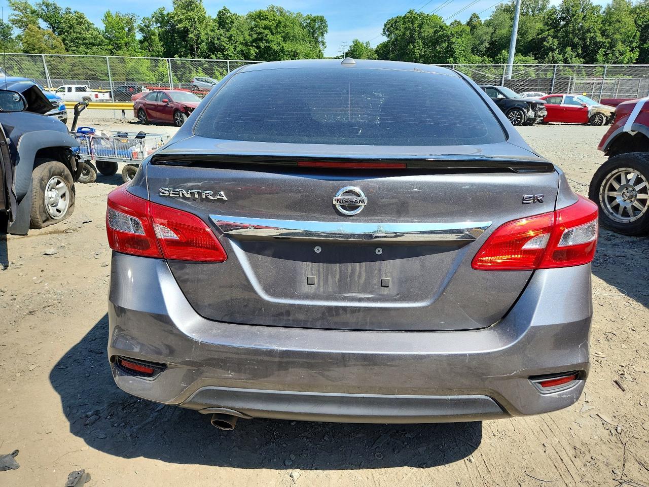 2017 Nissan Sentra Sr - Фото 6