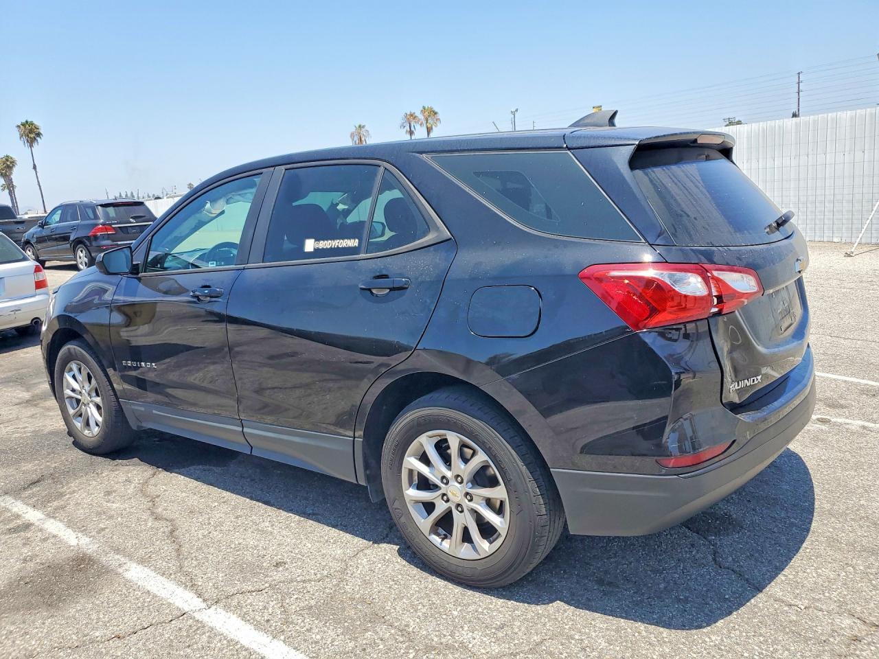 2020 Chevrolet Equinox Ls - Image 2