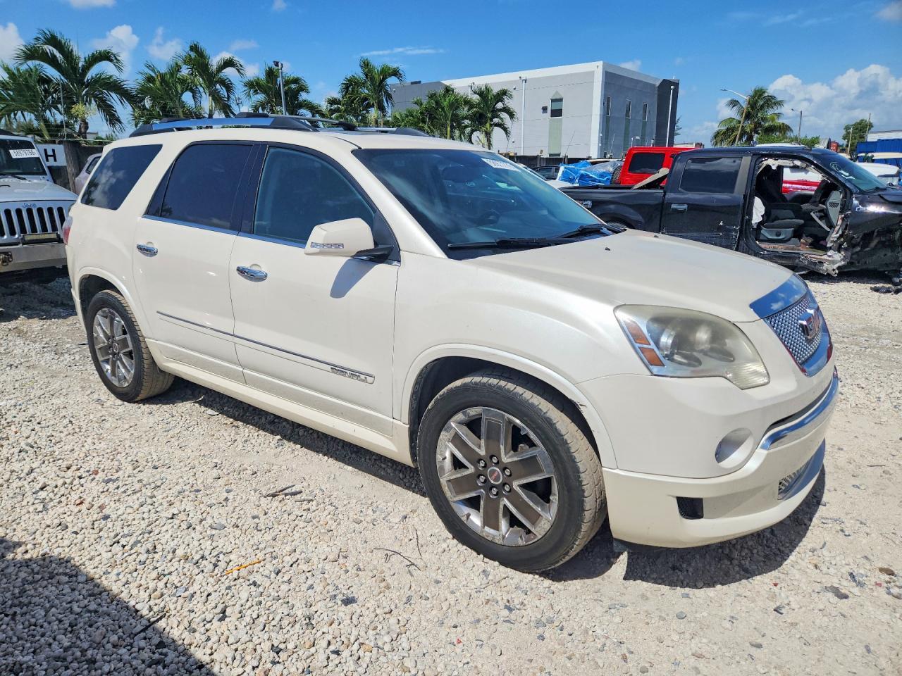 2012 GMC Acadia Denali - Image 4