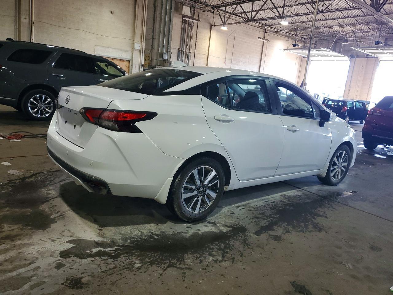 2025 Nissan Versa Sv - Фото 3