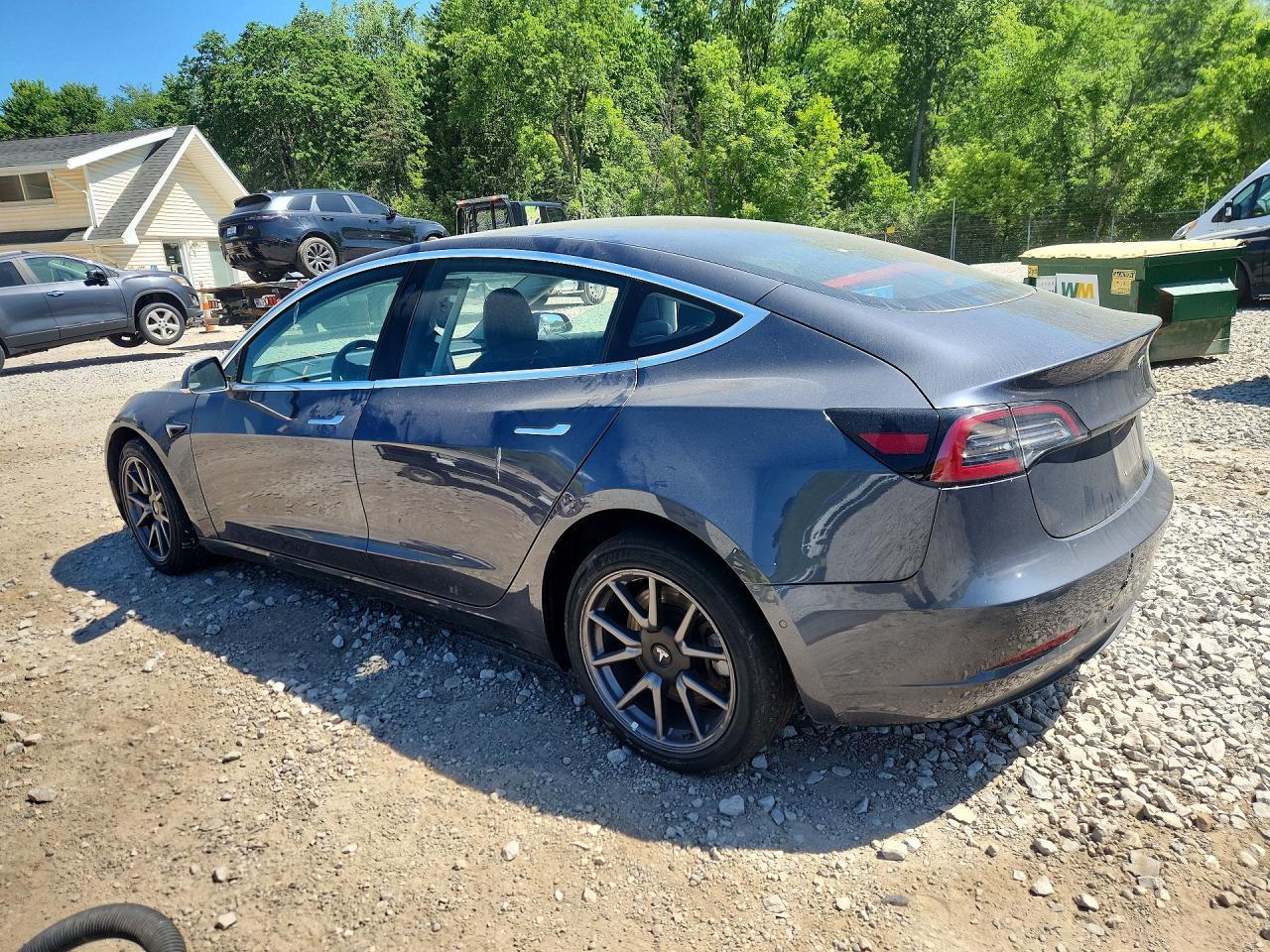 2018 Tesla Model 3 - Фото 2