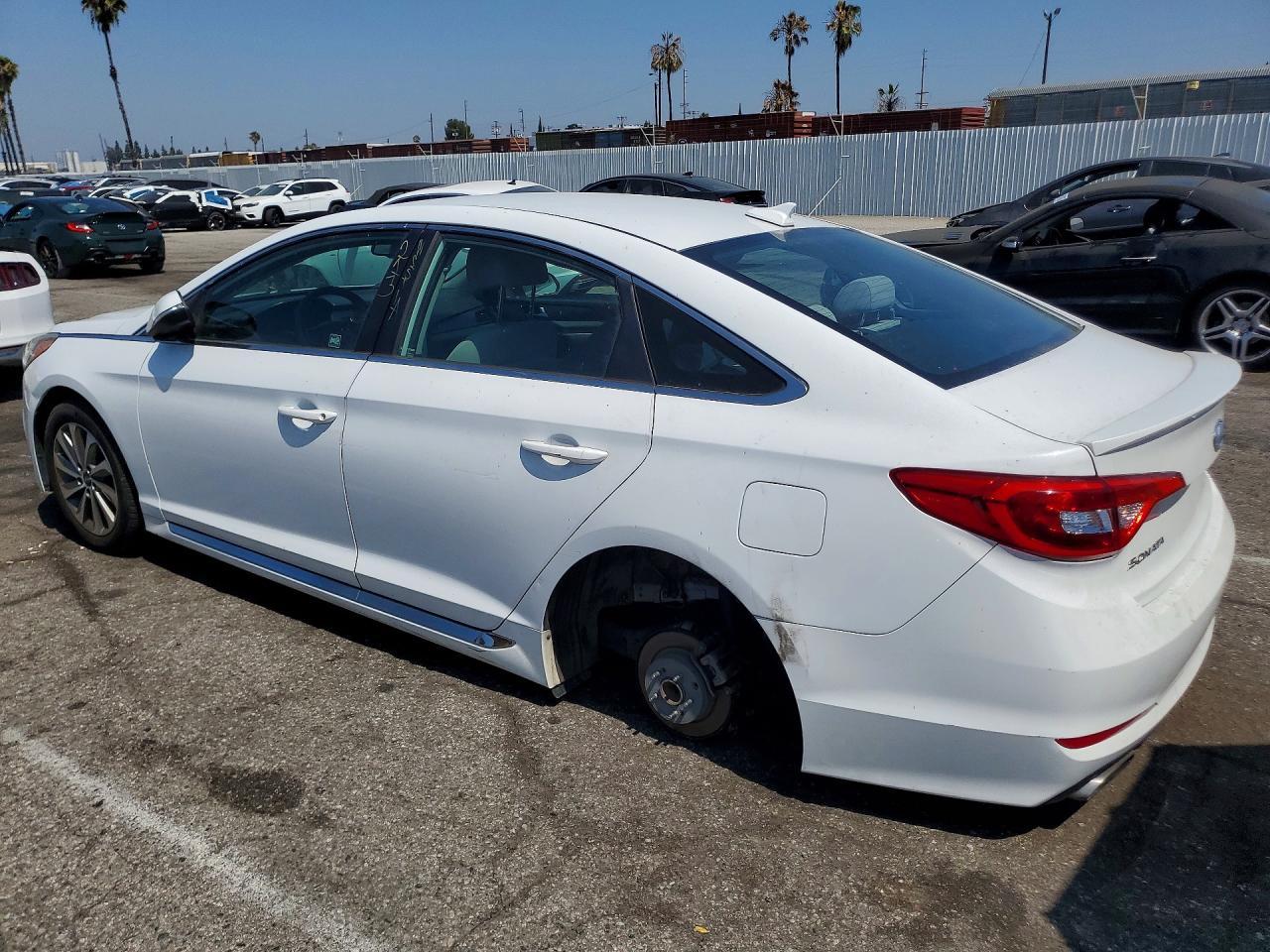 2016 Hyundai Sonata Sport - Фото 2