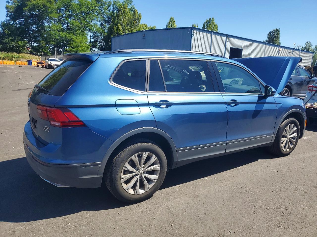 2018 Volkswagen Tiguan S - Фото 3