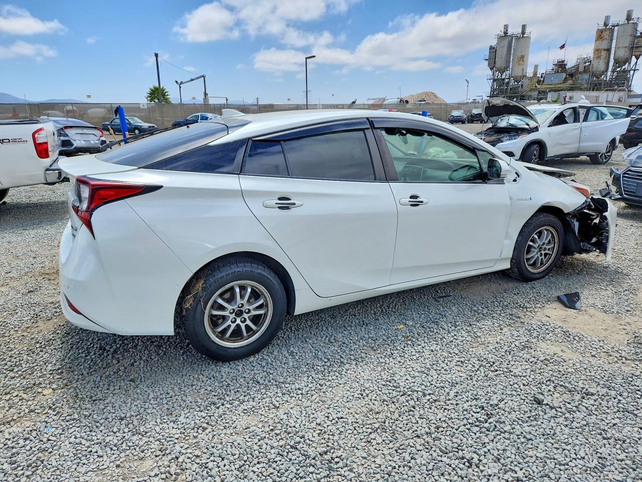 2019 Toyota Prius Xle Awd-E - Image 3