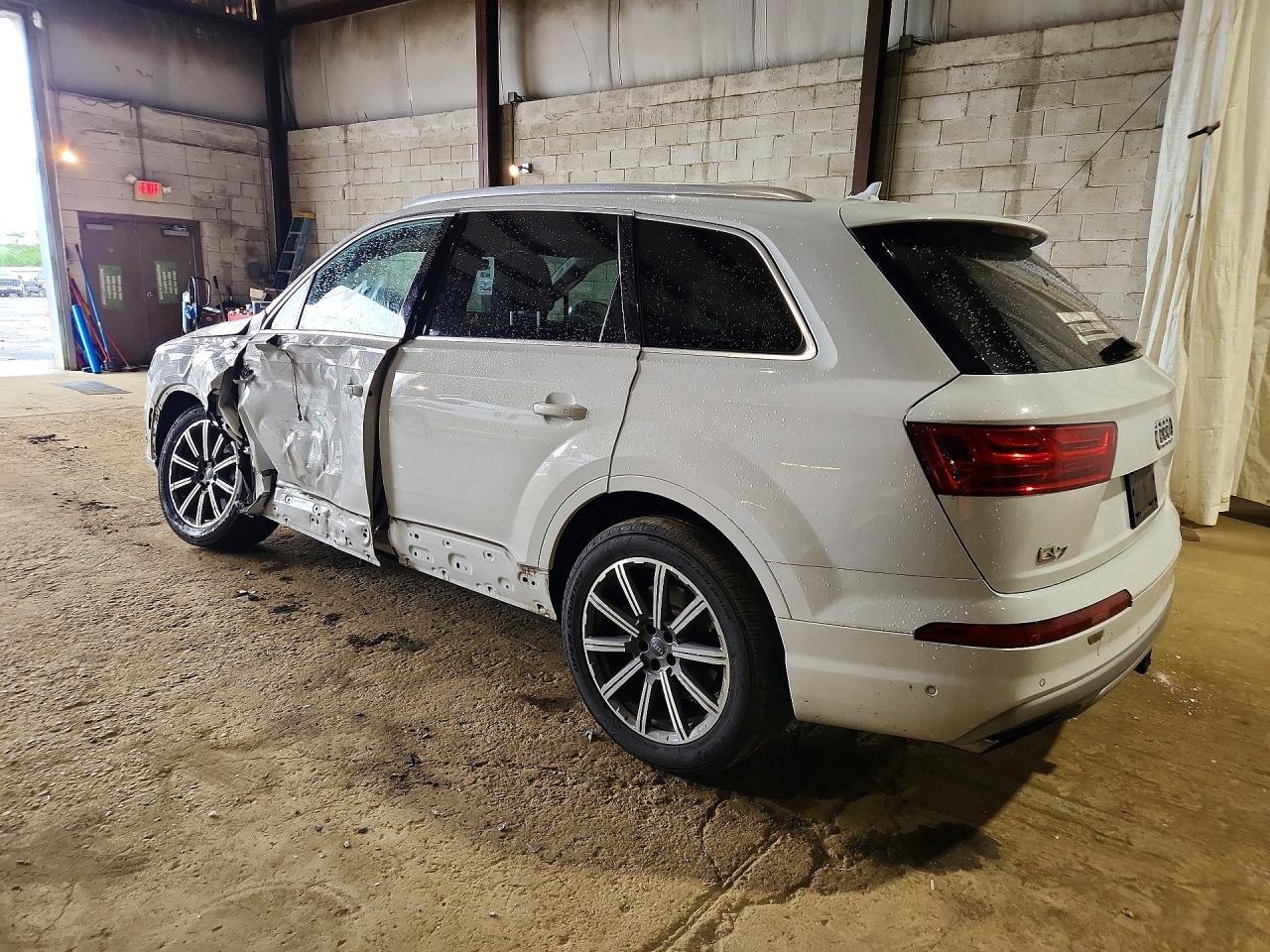 2019 Audi Q7 Premium Plus - Image 2
