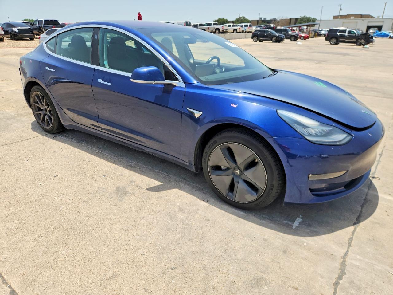 2018 Tesla Model 3 - Фото 4