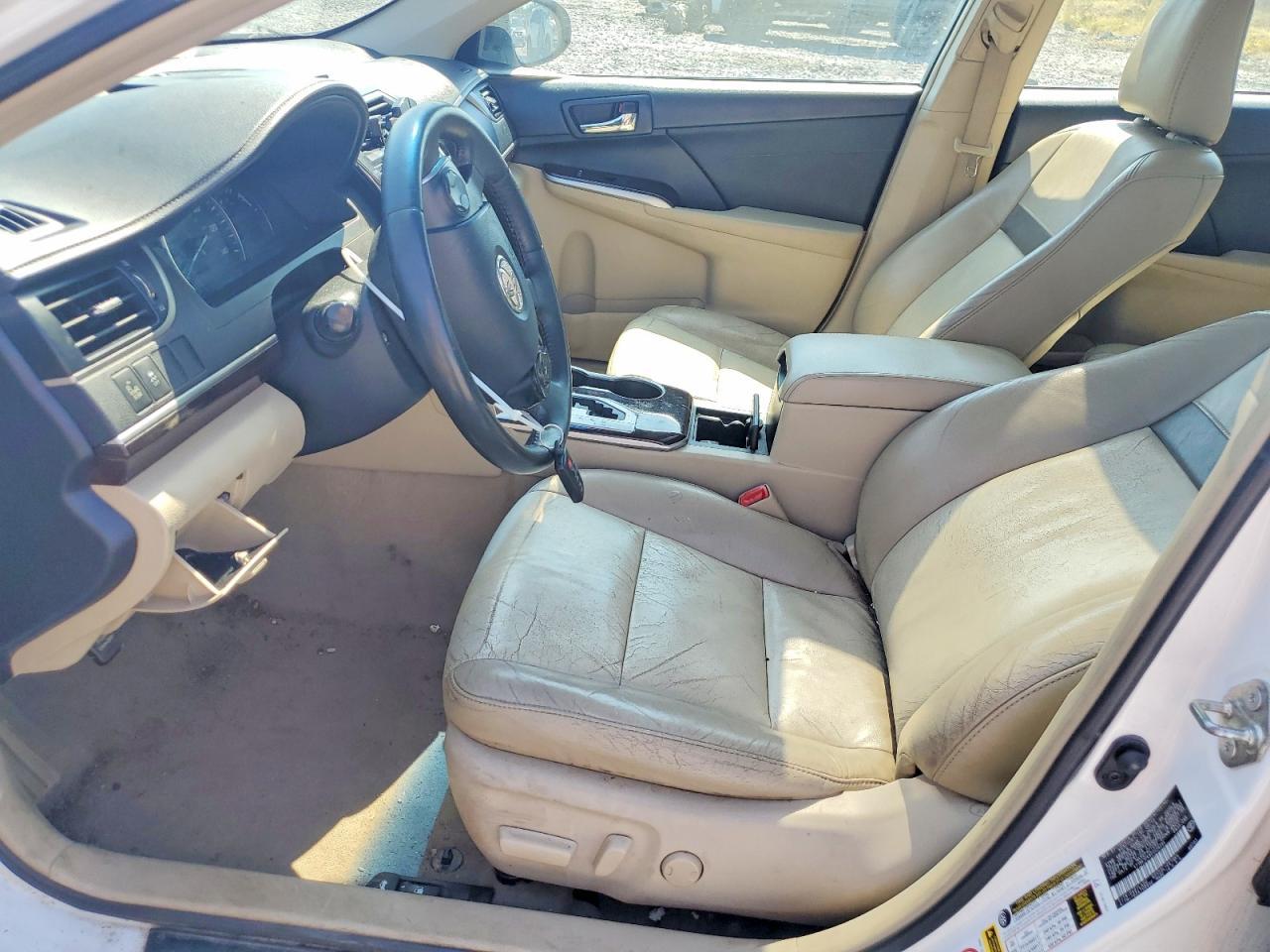 2014 Toyota Camry Xle V6 - Image 7