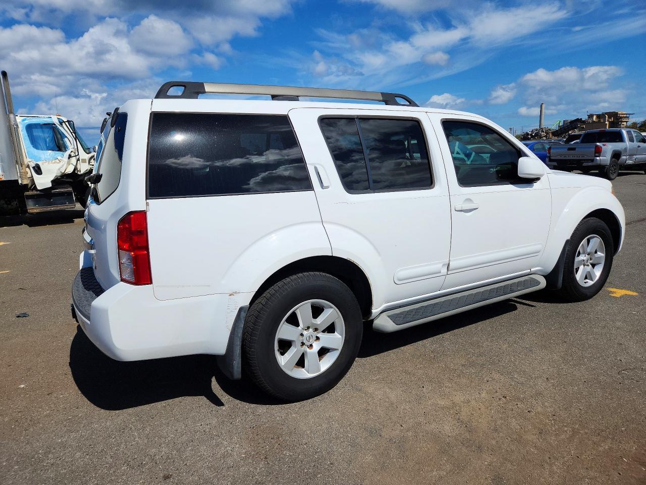 2012 Nissan Pathfinder S - Фото 3