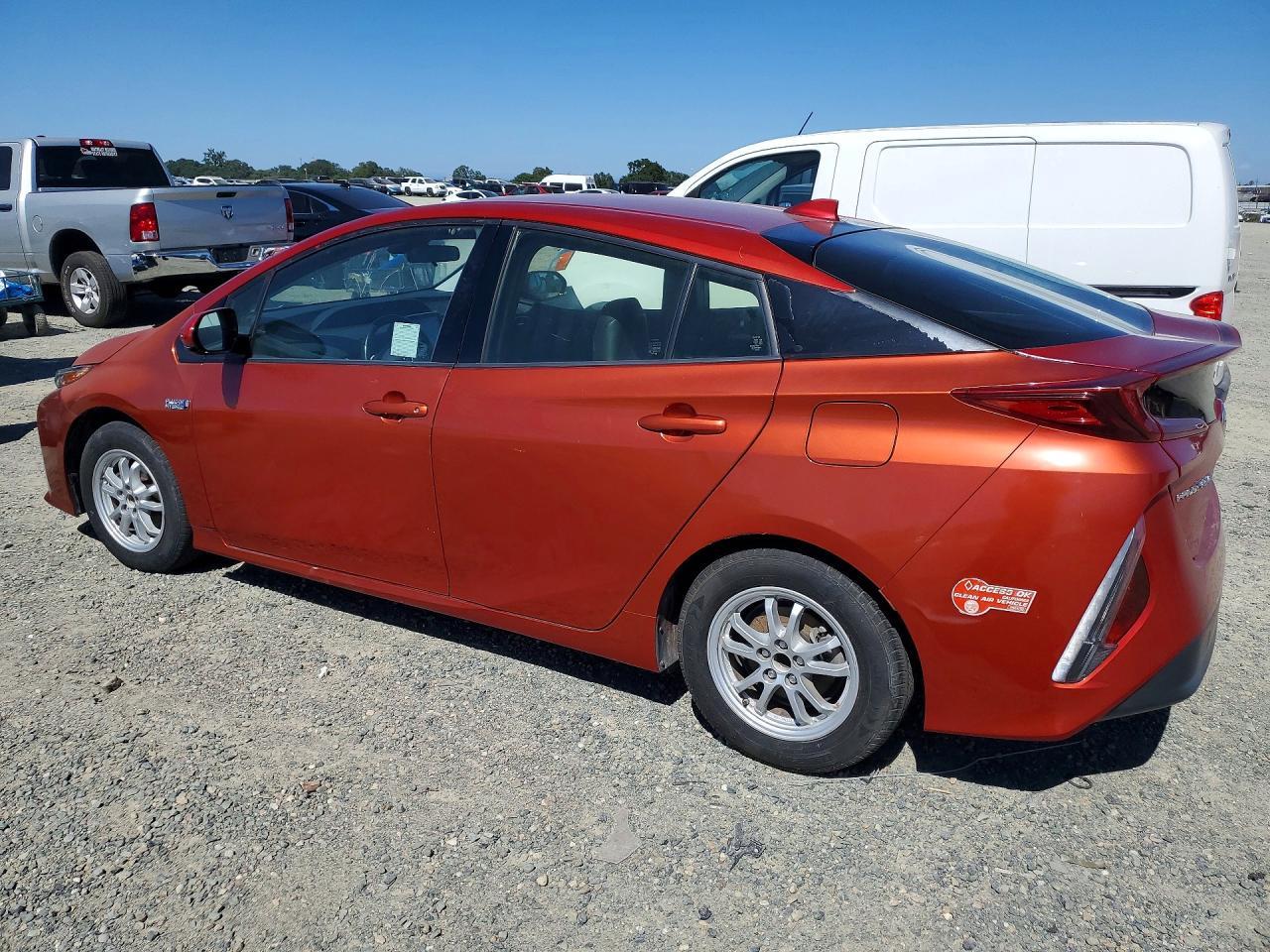 2017 Toyota Prius Prime Premium - Image 2