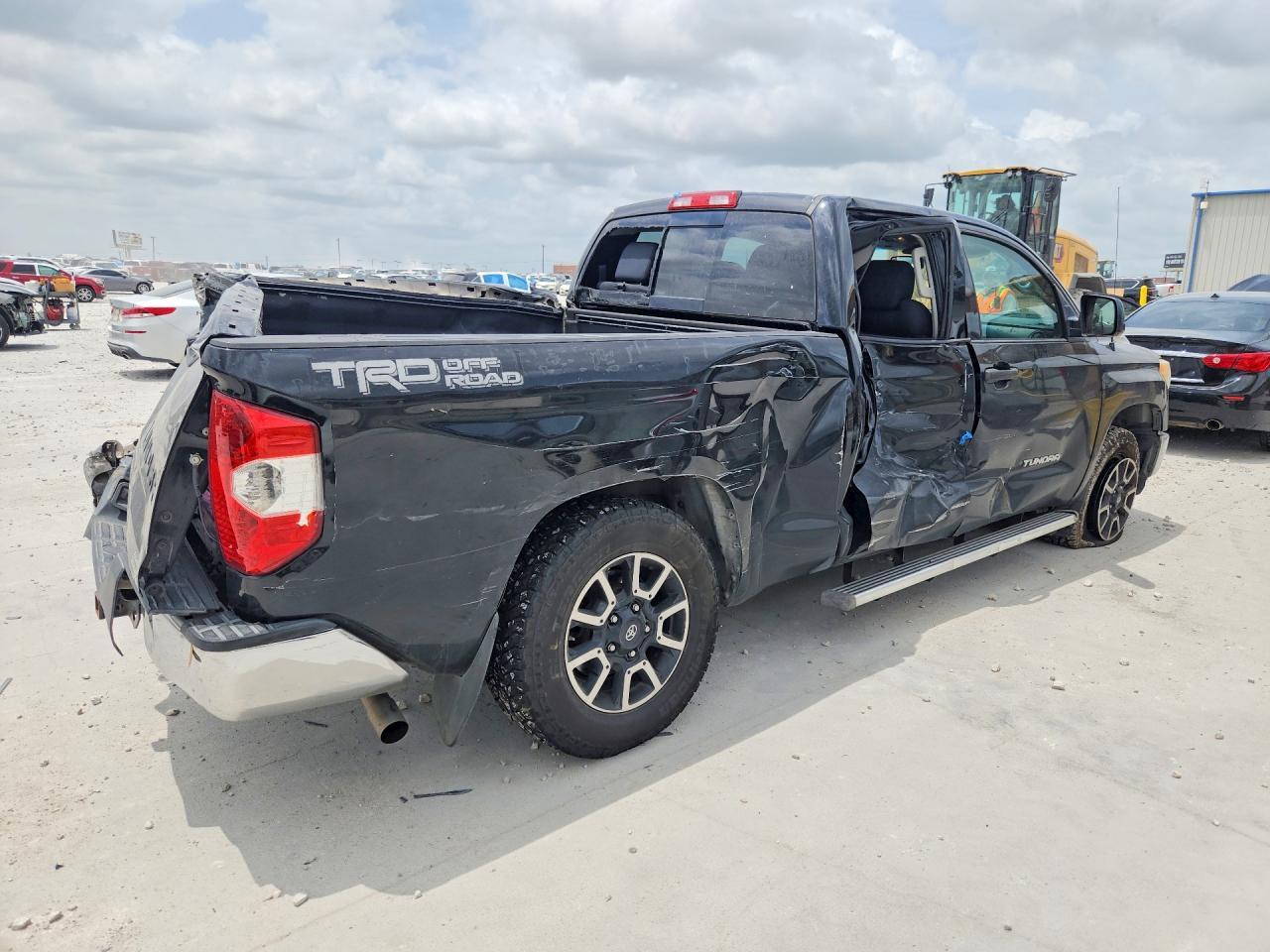 2016 Toyota Tundra Sr5 - Image 3