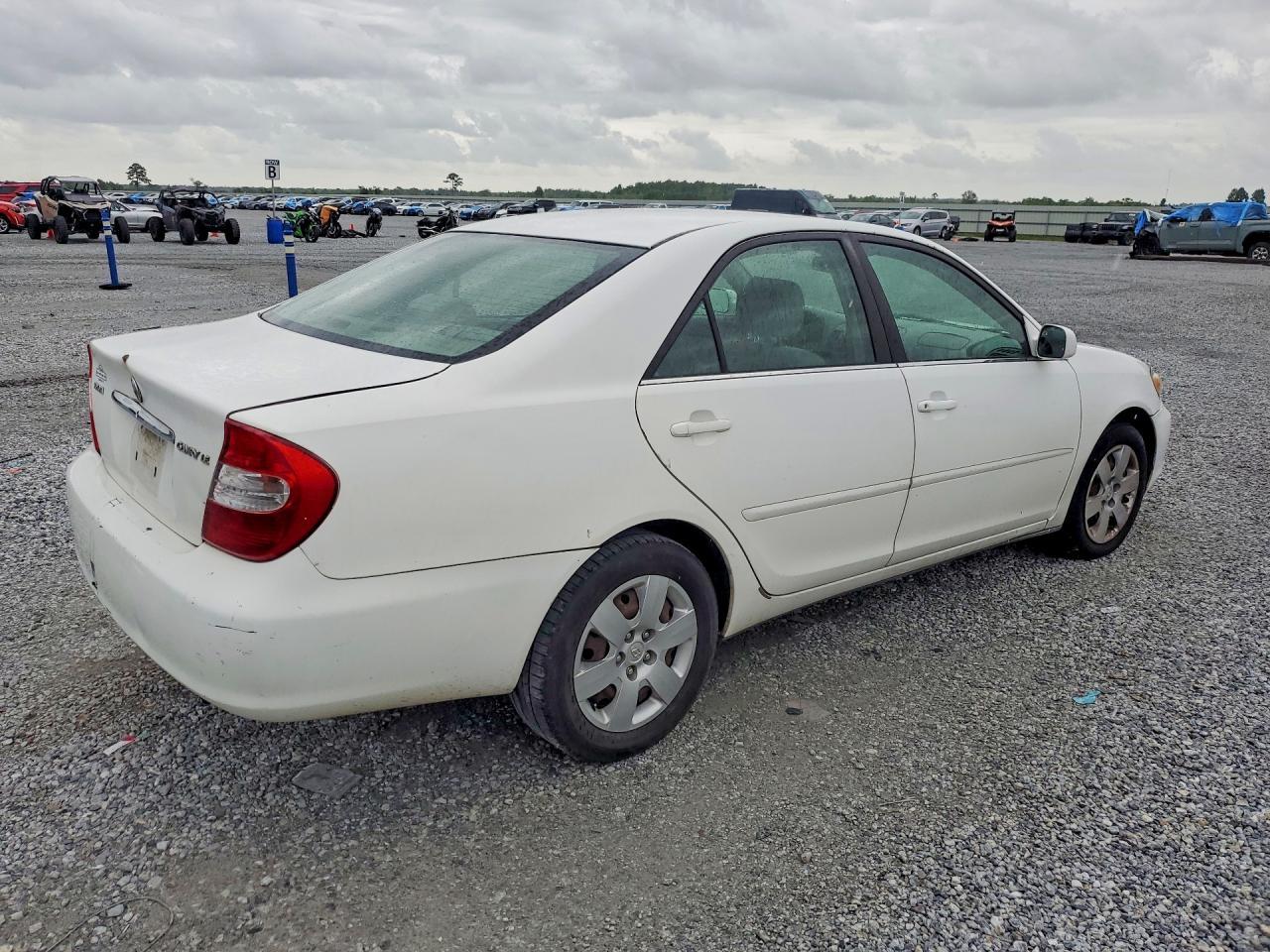 2002 Toyota Camry Le - Фото 3
