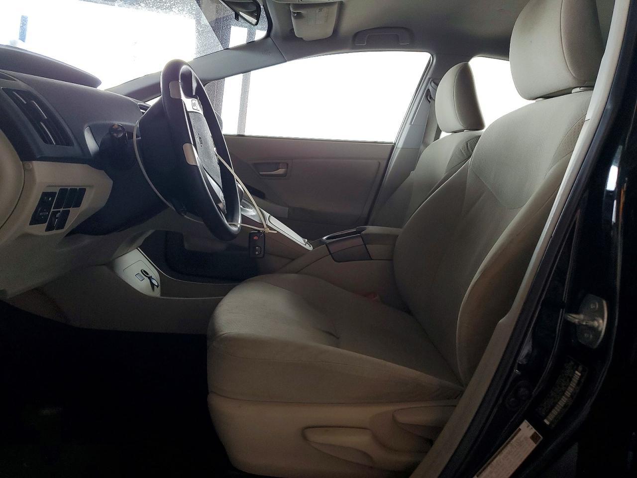 2012 Toyota Prius Three - Фото 7