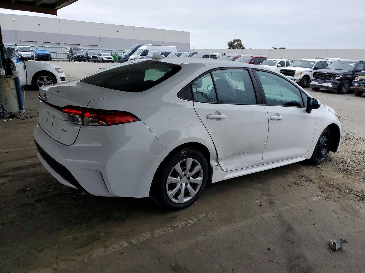 2021 Toyota Corolla Le - Фото 3