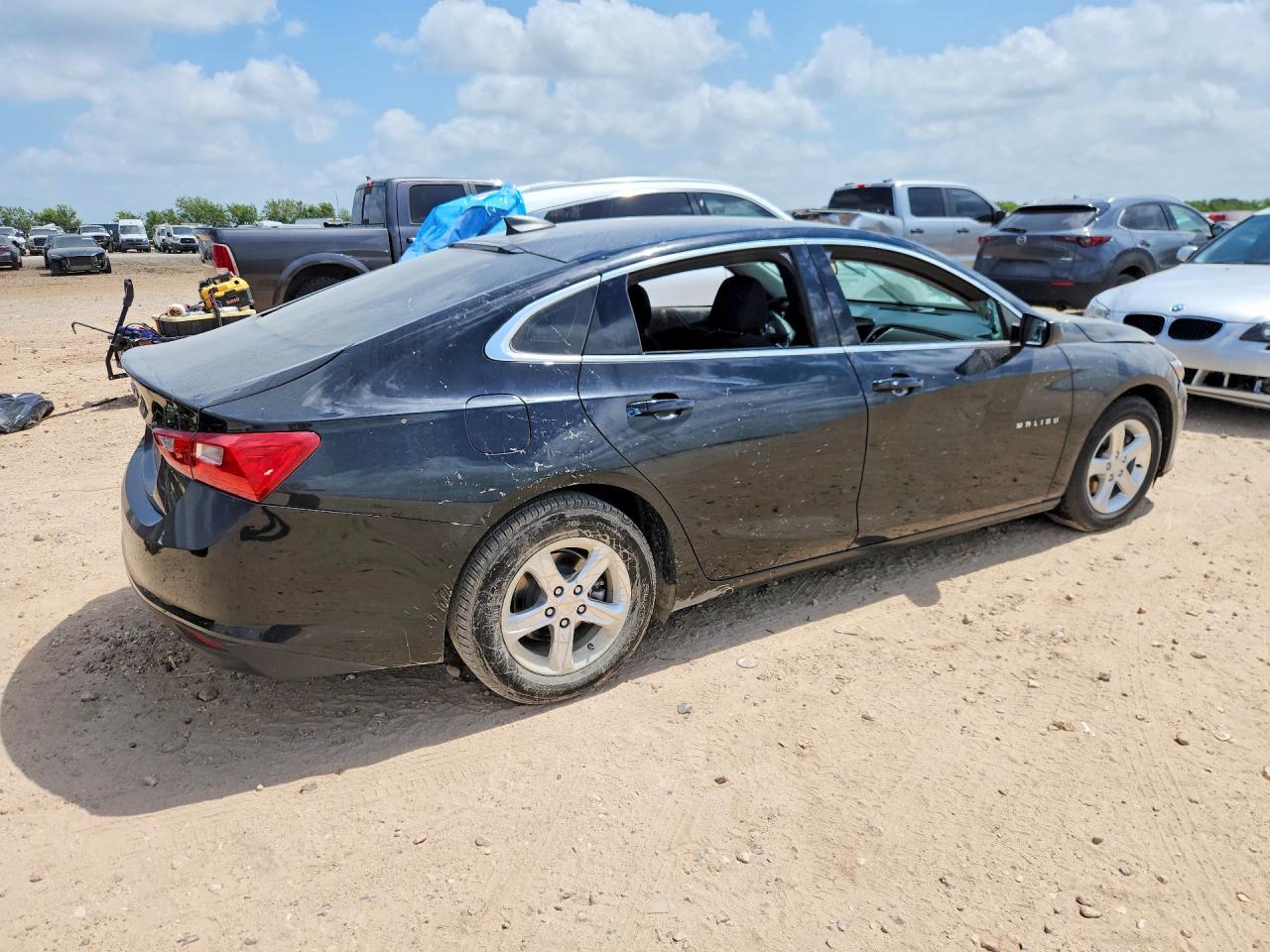 2023 Chevrolet Malibu Ls - Фото 3