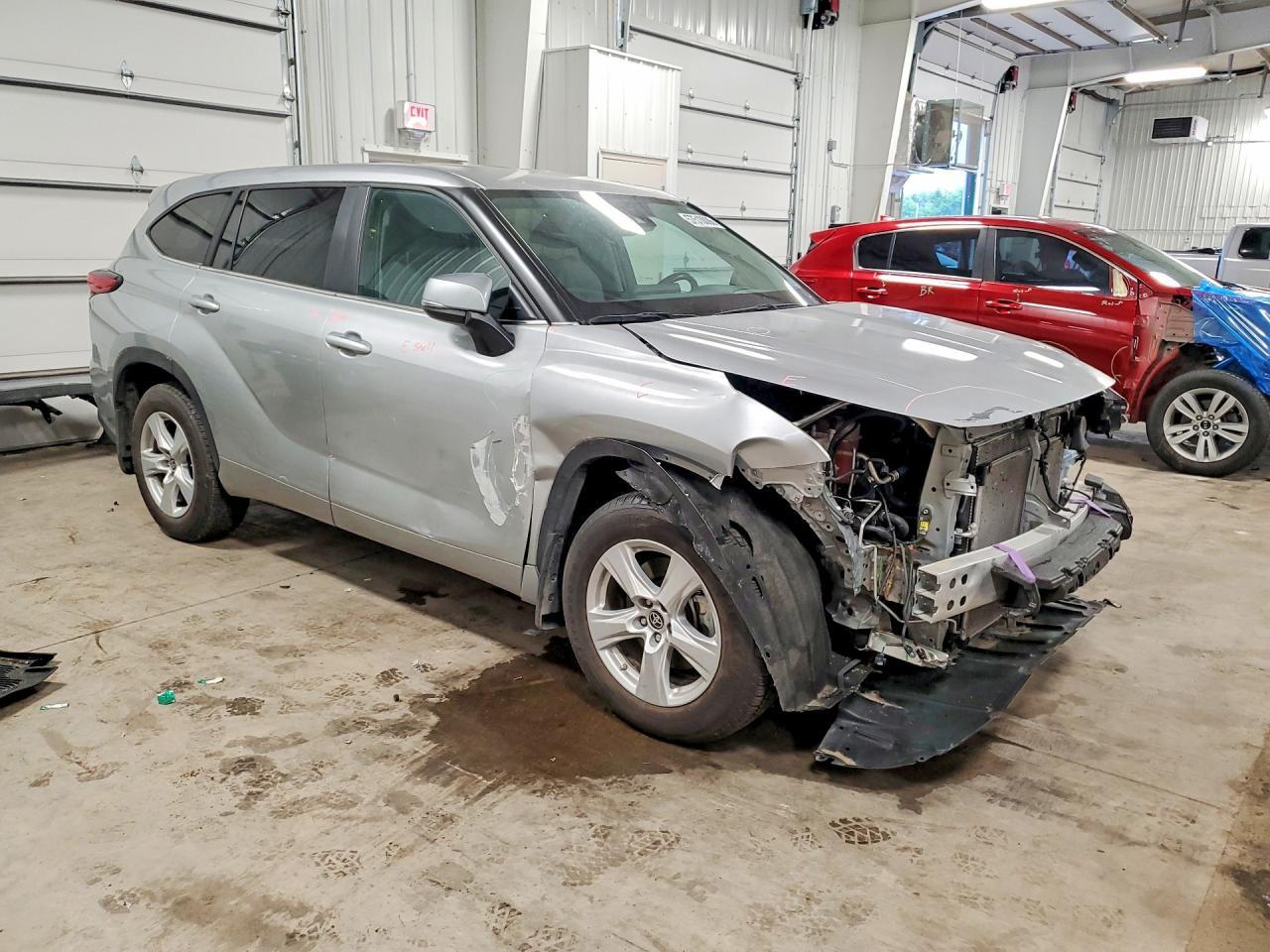 2024 Toyota Highlander Le - Фото 4