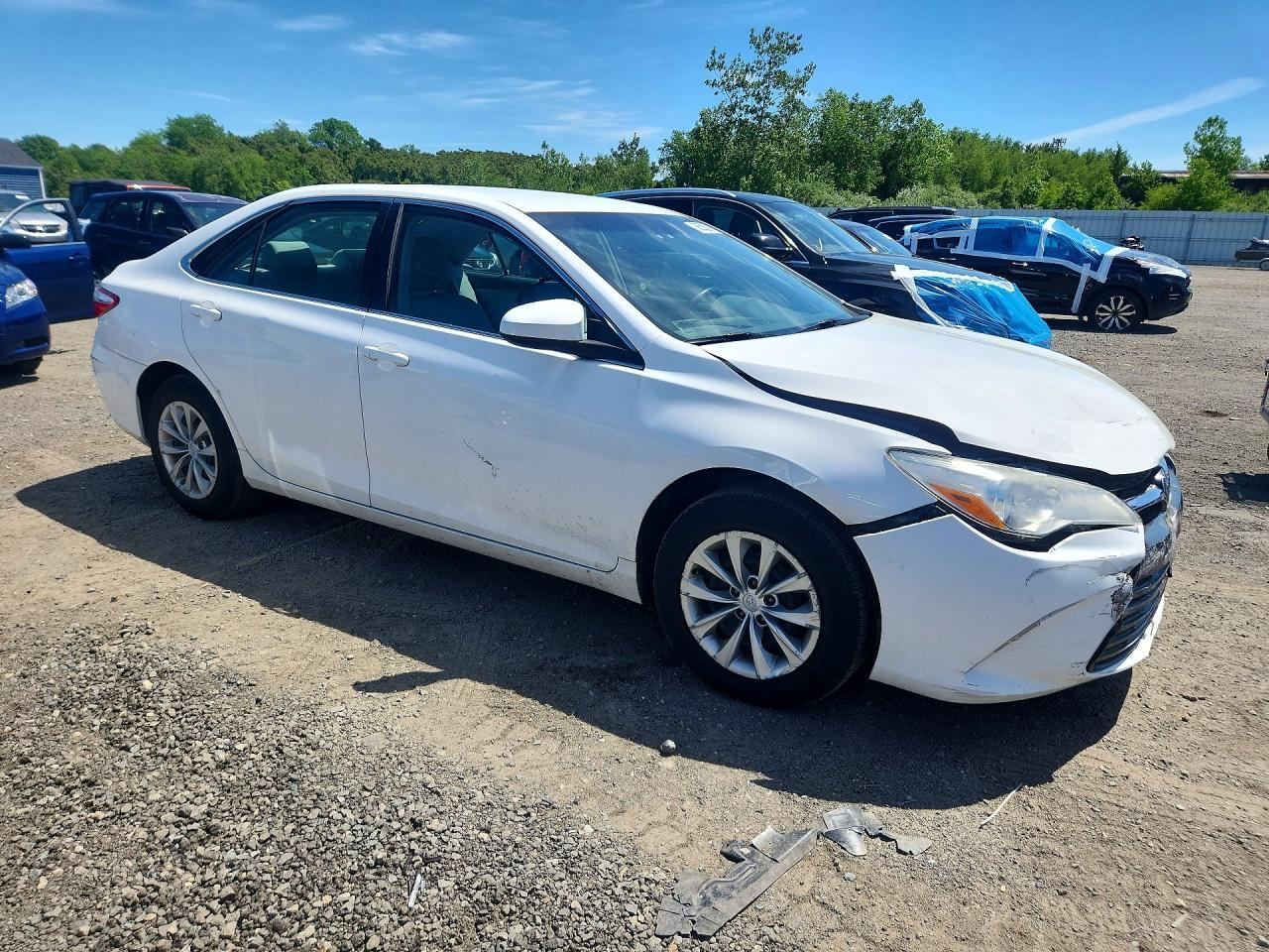 2017 Toyota Camry Le - Фото 4