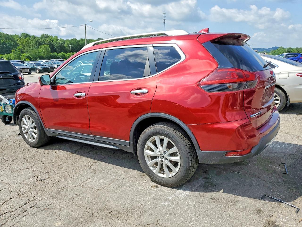 2018 Nissan Rogue Sv - Image 2