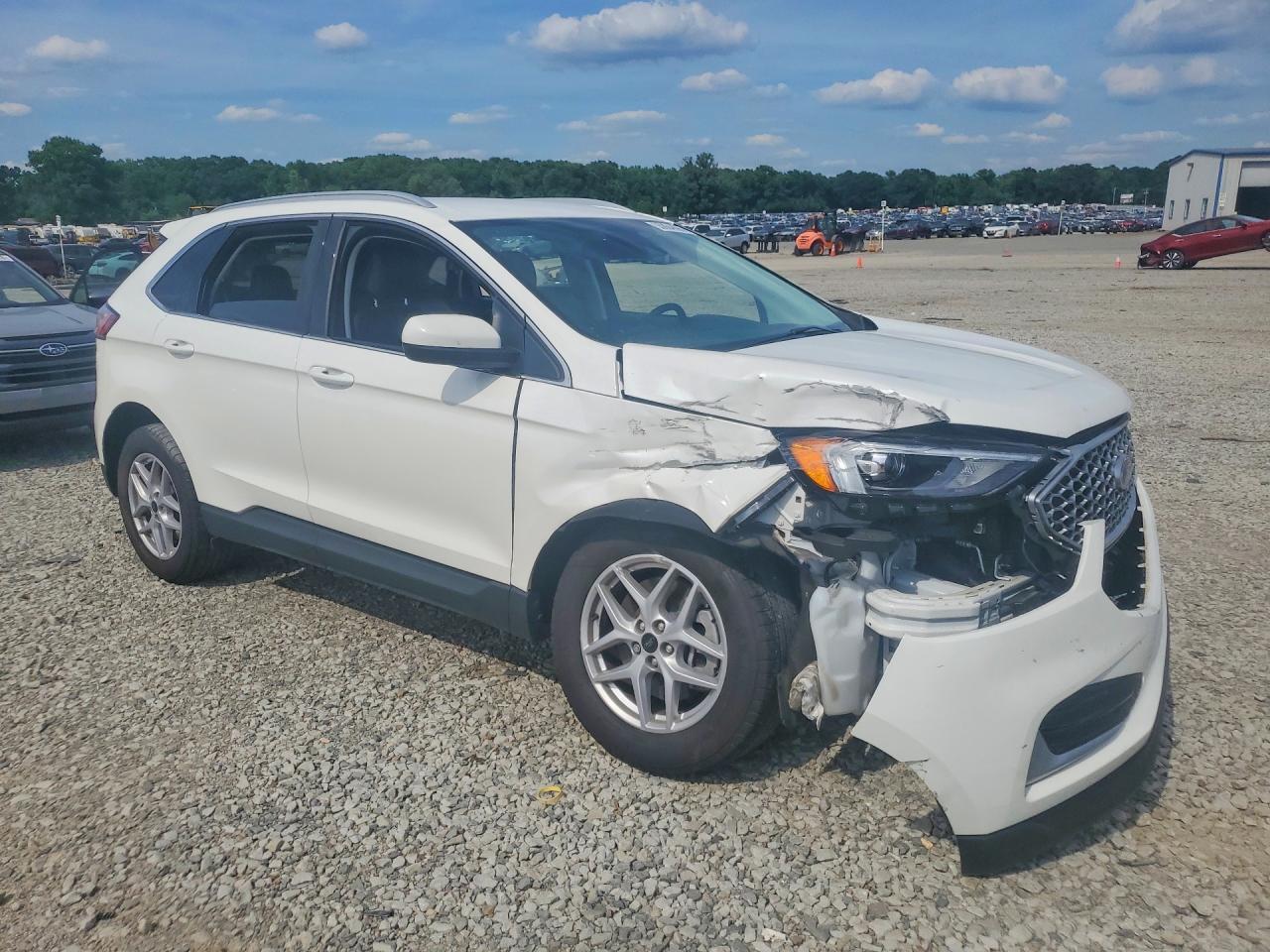 2023 Ford Edge Sel - Image 4