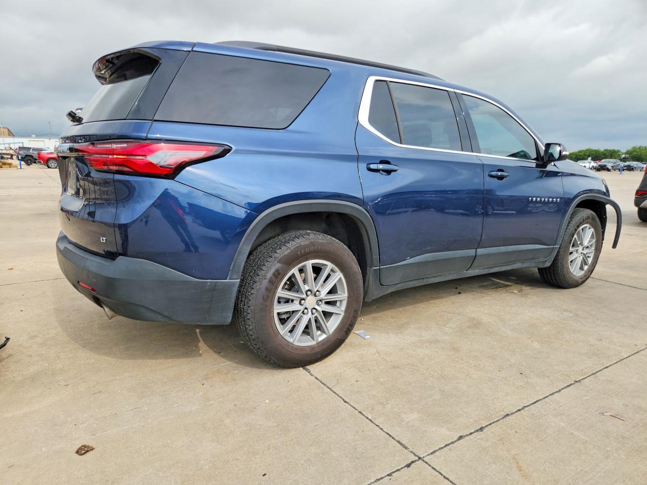 2022 Chevrolet Traverse Lt - Image 3