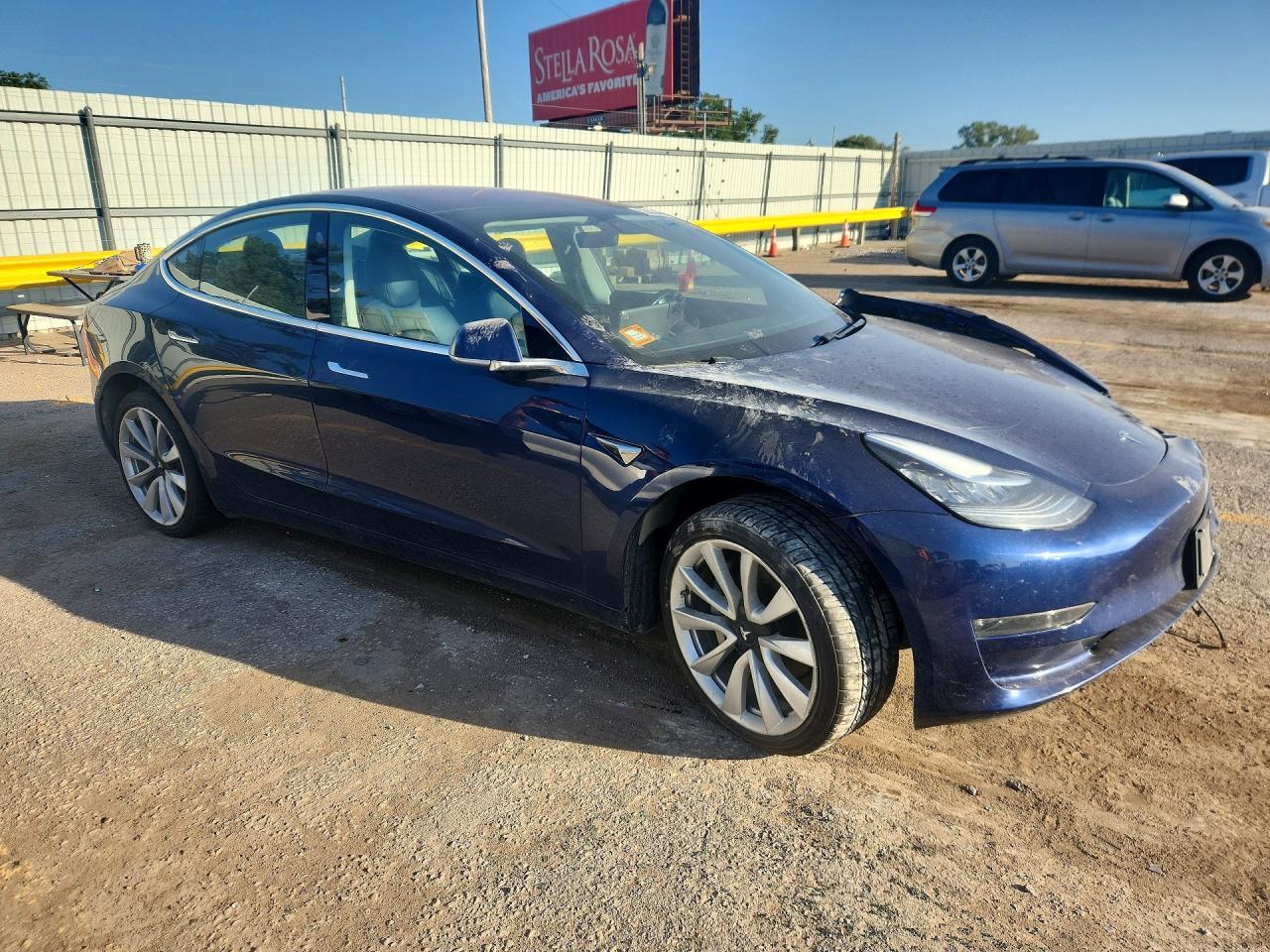 2018 Tesla Model 3 - Фото 4