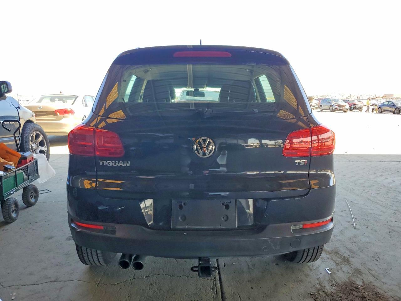 2016 Volkswagen Tiguan S - Фото 6