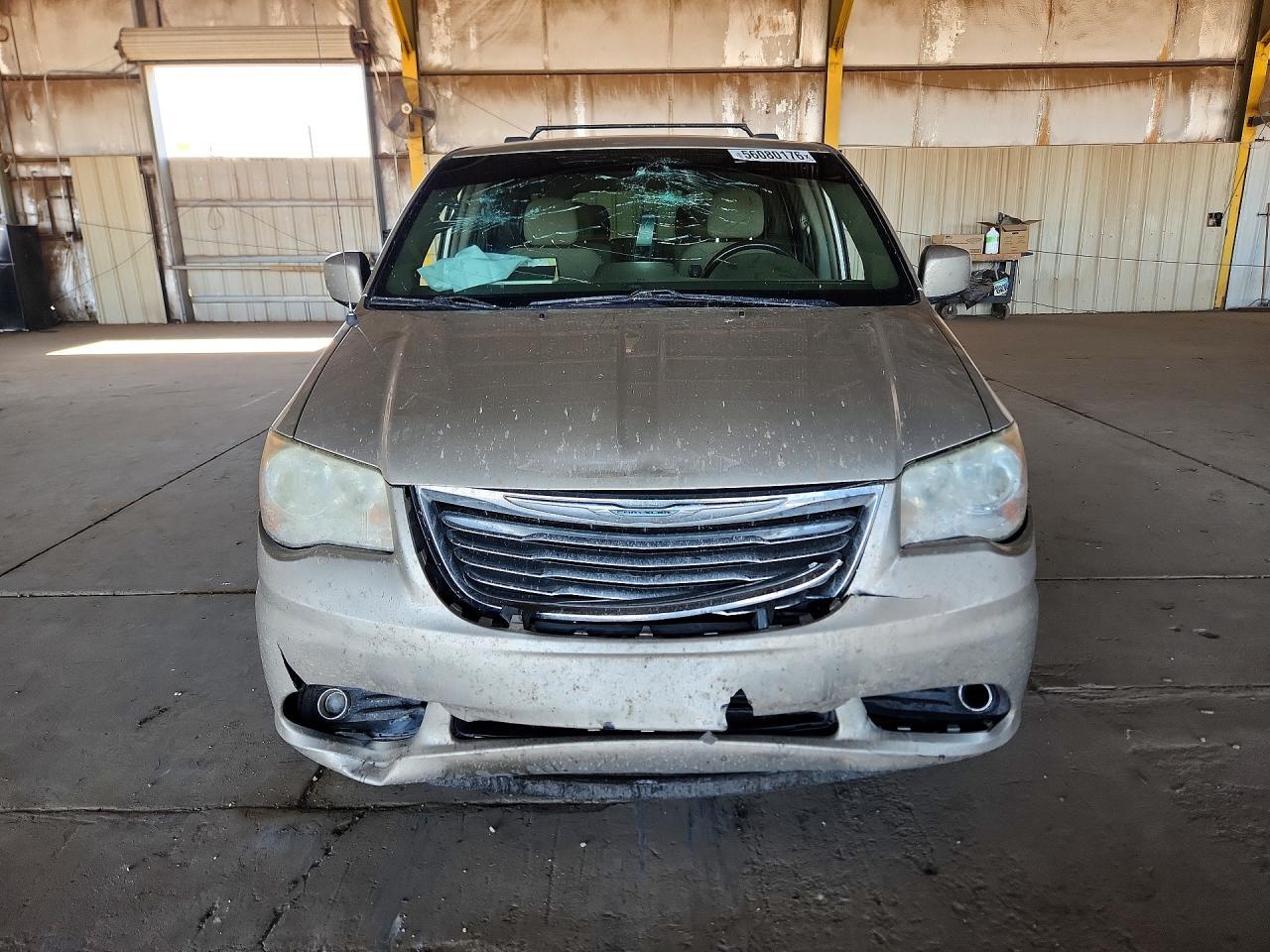 2013 Chrysler Town & Country Touring - Фото 5