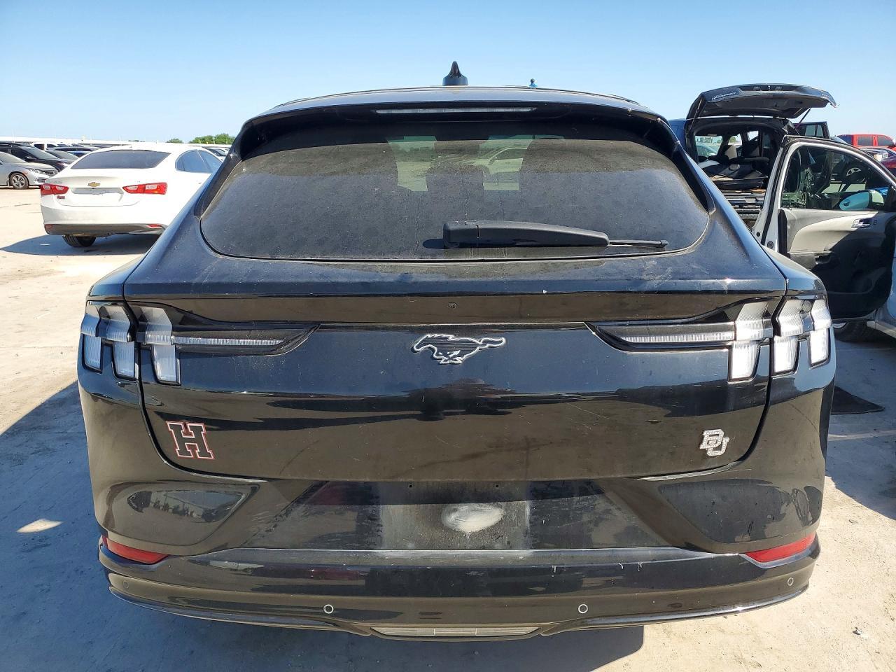 2021 Ford Mustang Mach-E Premium - Фото 6