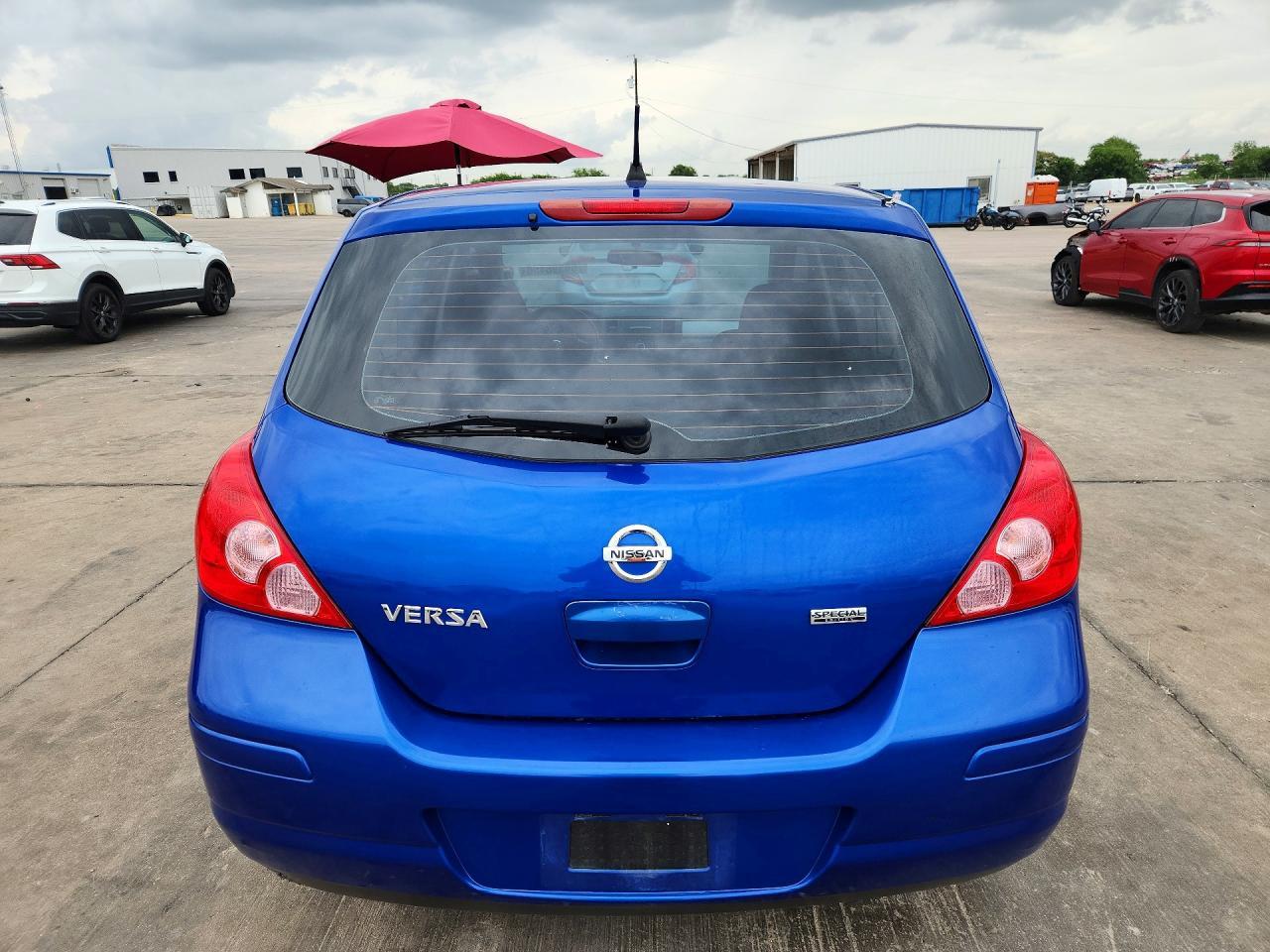2012 Nissan Versa 1.8 S - Image 6