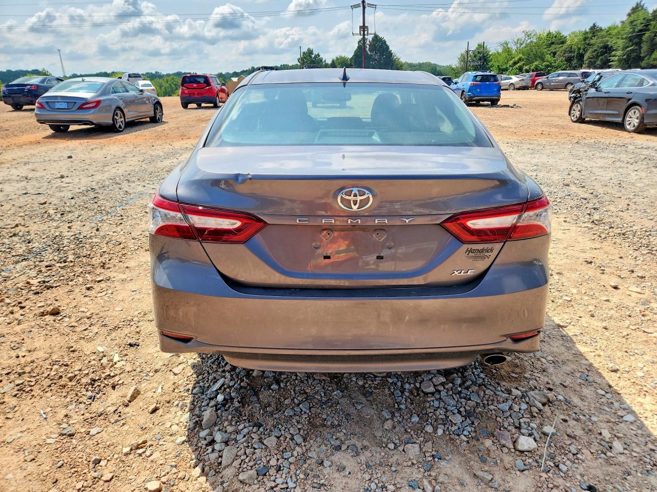 2020 Toyota Camry Xle - Фото 6