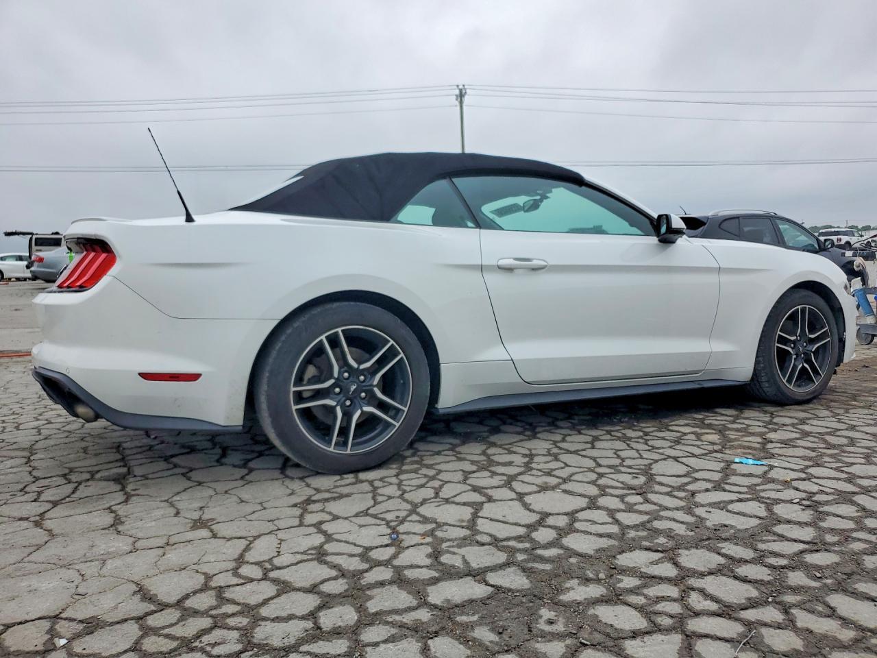 2018 Ford Mustang - Фото 3