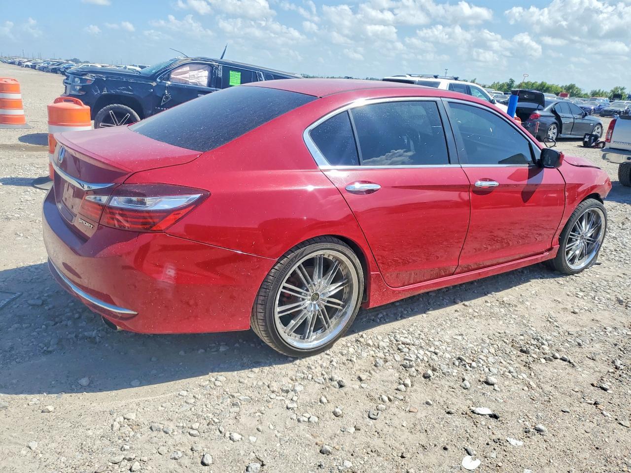2016 Honda Accord Sport - Image 3