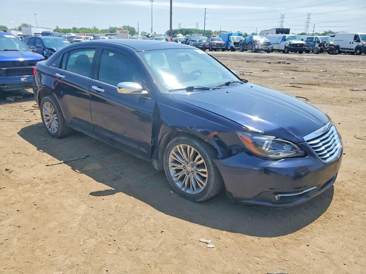 2012 Chrysler 200 Limited - Фото 4