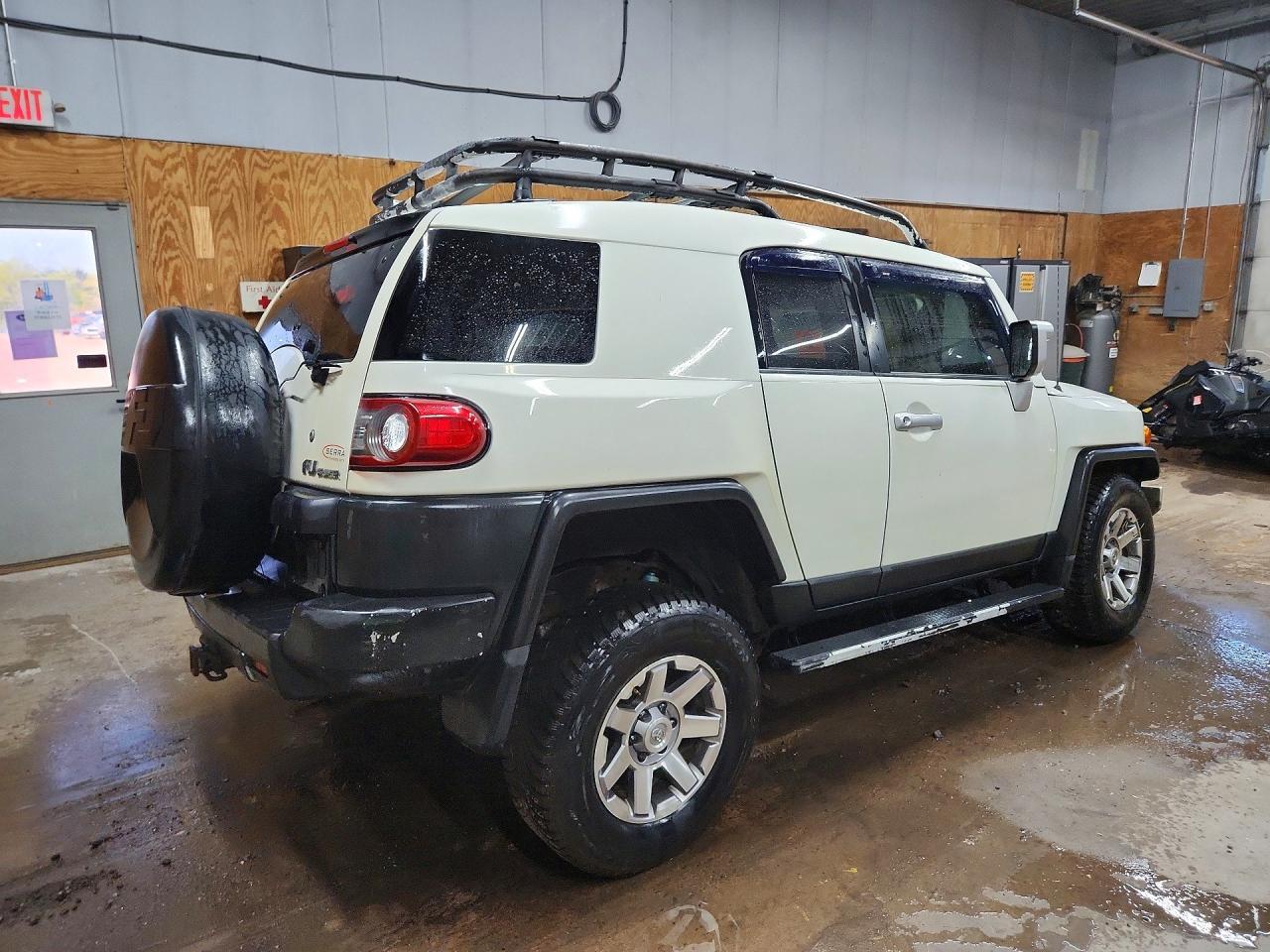 2014 Toyota Fj Cruiser Base - Фото 3