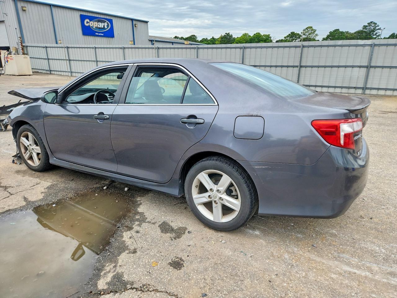 2012 Toyota Camry Se - Фото 2